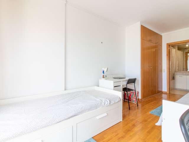 Quarto em apartamento partilhado para alugar em Lisboa