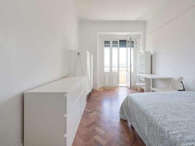 Quarto em apartamento partilhado para alugar em Lisboa