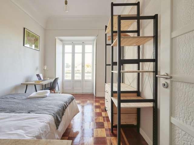 Quarto em apartamento partilhado para alugar em Lisboa