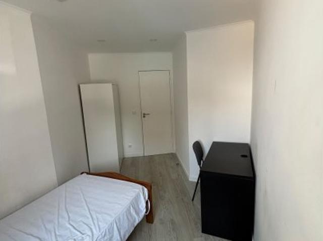 Quarto em apartamento partilhado para alugar em Lisboa