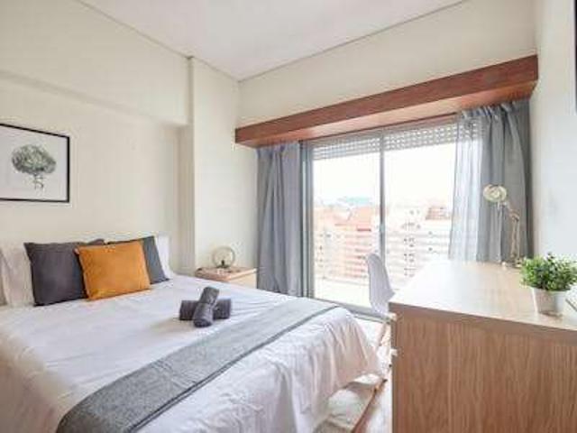 Quarto em apartamento partilhado para alugar em Lisboa