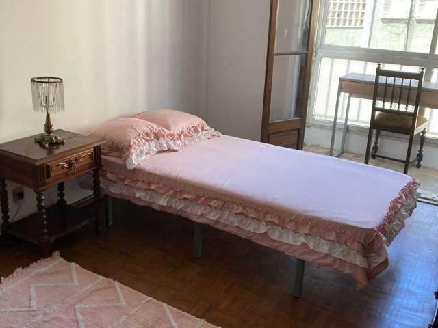 Quarto em apartamento partilhado para alugar em Odivelas, Lisboa
