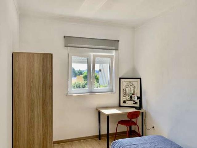 Quarto em apartamento partilhado de 2 quartos no Porto