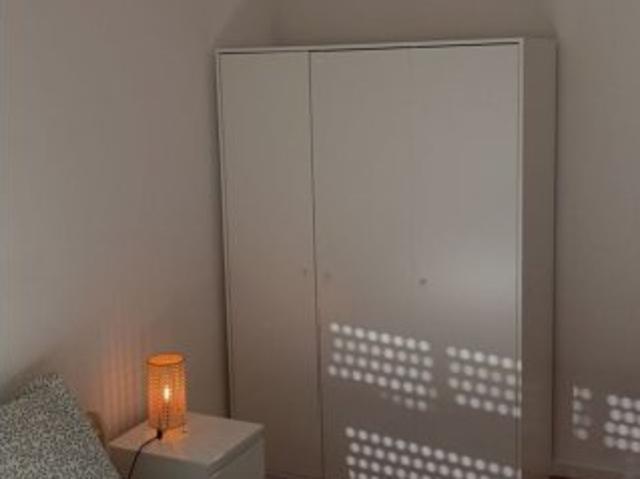 Quarto em apartamento T5, Porto