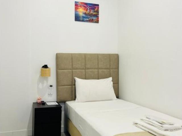 Quarto espaçoso em apartamento de 6 quartos em Arroios, Lisboa