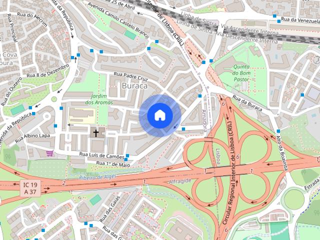 Quarto espacoso com janelas a 2 min metro Odivelas