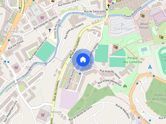 Quarto mobilado Braga centro