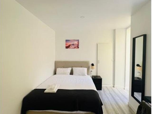 Quarto mobilado em apartamento de 6 quartos em Arroios, Lisboa
