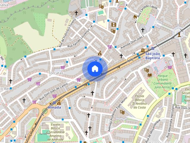 Quarto mobilado em apartamento familiar Almada