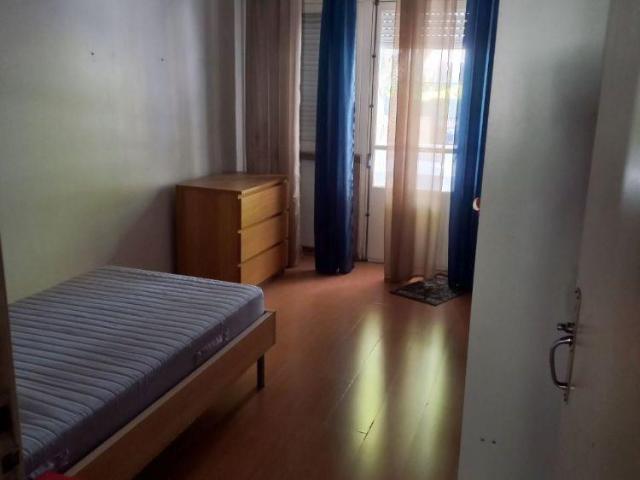 Quarto mobilado, independente, estudantes raparigas, cozinha equipada, junto ao Colombo Lisboa, com terraço. | 26084087021