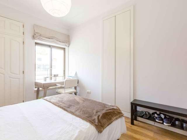 Quarto moderno para alugar em apartamento de 2 quartos em Cascais