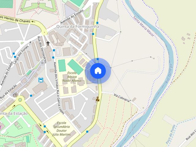 Quarto num T3 partilhado por duas estudantes em Chaves