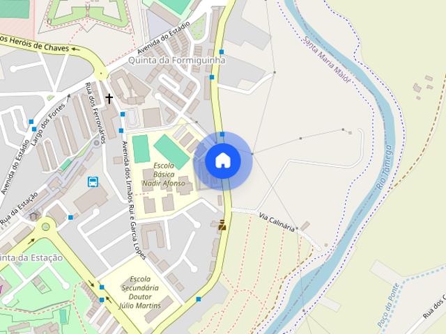 Quarto num T3 partilhado por duas estudantes em Chaves