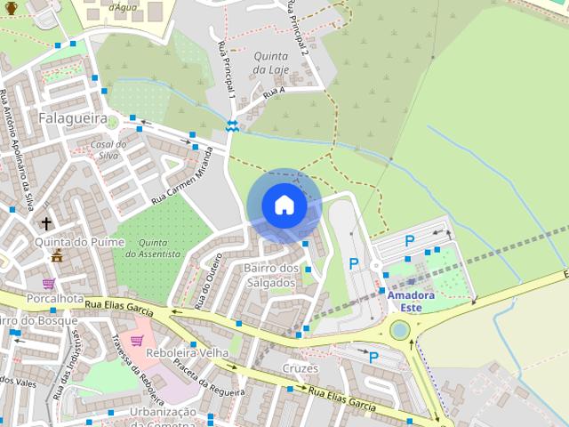 Quarto sala com lareira e varanda perto metro Amadora