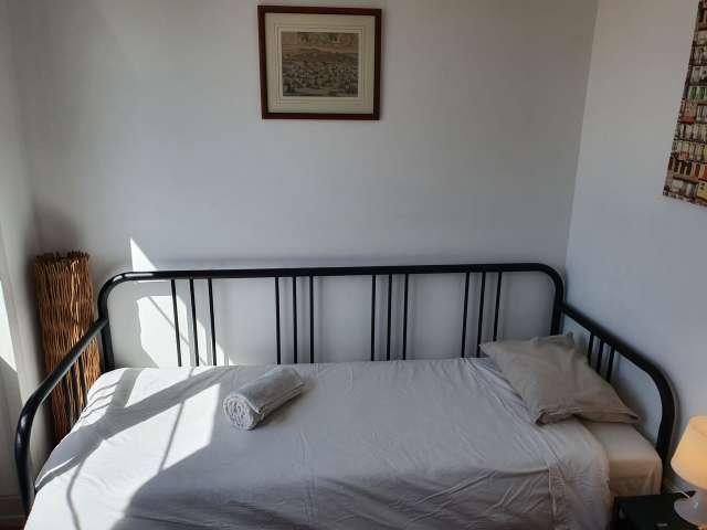 Quarto para alugar em apartamento de 3 quartos em Lisboa