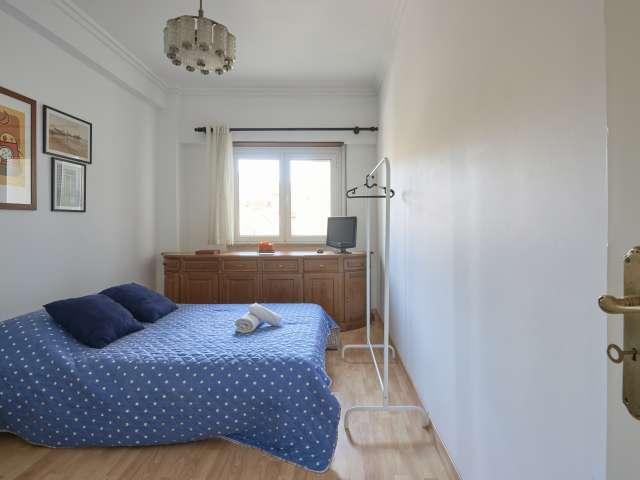 Quarto para alugar em apartamento de 3 quartos em Lisboa