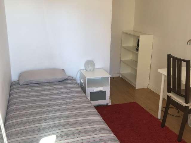 Quarto para alugar em apartamento de 10 quartos em Lisboa