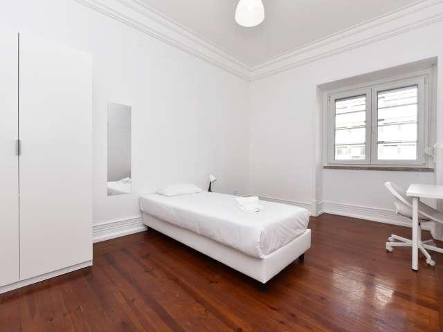 Quarto para alugar em apartamento de 10 quartos em Lisboa