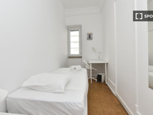 Quarto para alugar em apartamento de 10 quartos em Lisboa