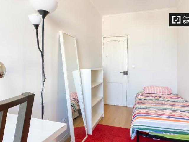 Quarto para alugar em apartamento de 10 quartos em Lisboa