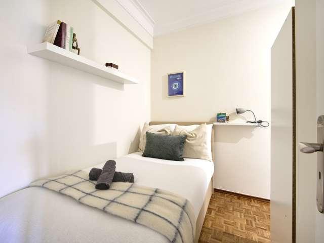 Quarto para alugar em apartamento de 10 quartos em Lisboa