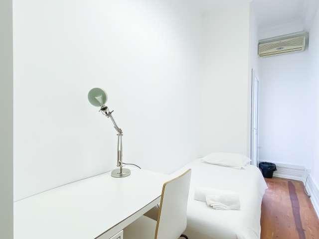 Quarto para alugar em apartamento de 10 quartos em Lisboa