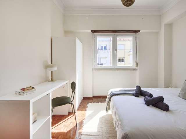 Quarto para alugar em apartamento de 10 quartos em Lisboa
