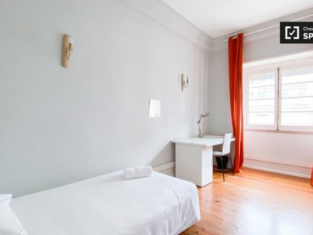 Quarto para alugar em apartamento de 10 quartos em Lisboa