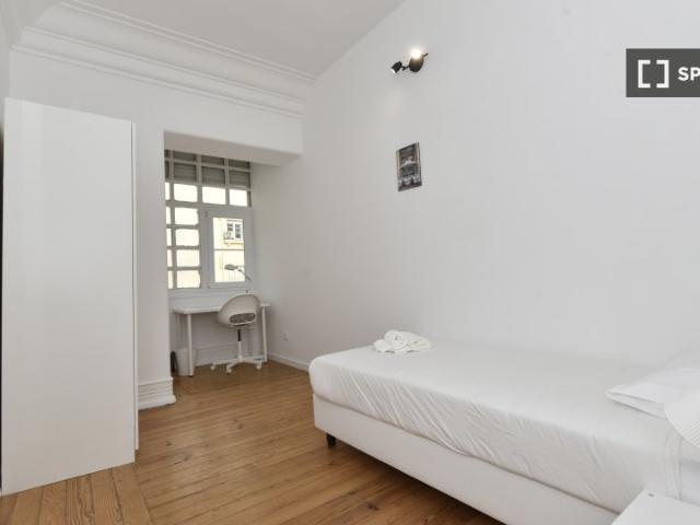 Quarto para alugar em apartamento de 10 quartos em Lisboa