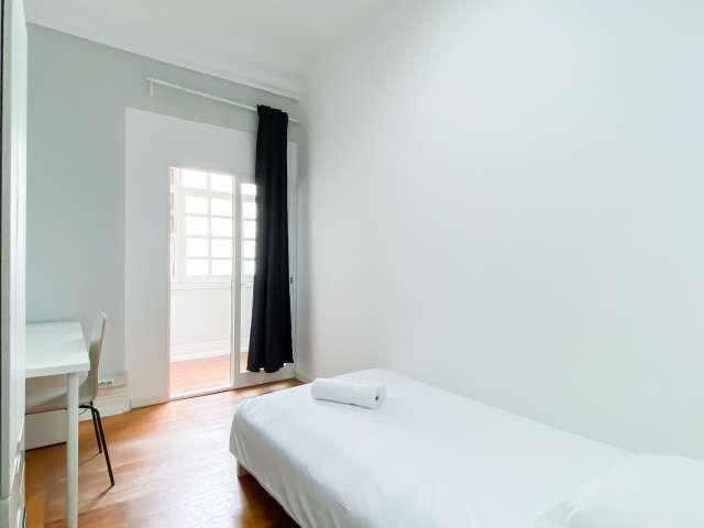 Quarto para alugar em apartamento de 10 quartos em Lisboa