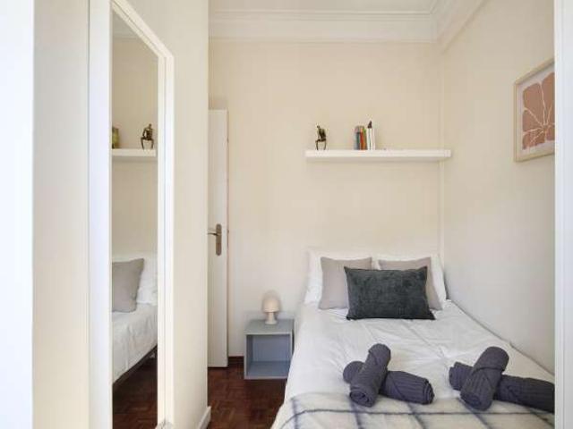 Quarto para alugar em apartamento de 10 quartos em Lisboa