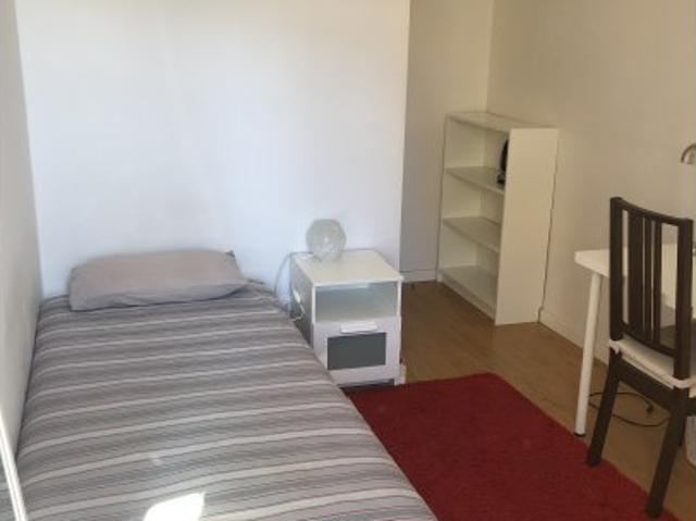 Quarto para alugar em apartamento de 10 quartos em Lisboa