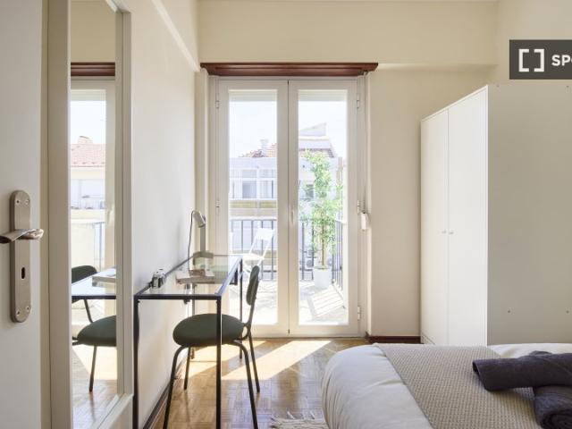 Quarto para alugar em apartamento de 10 quartos em Lisboa