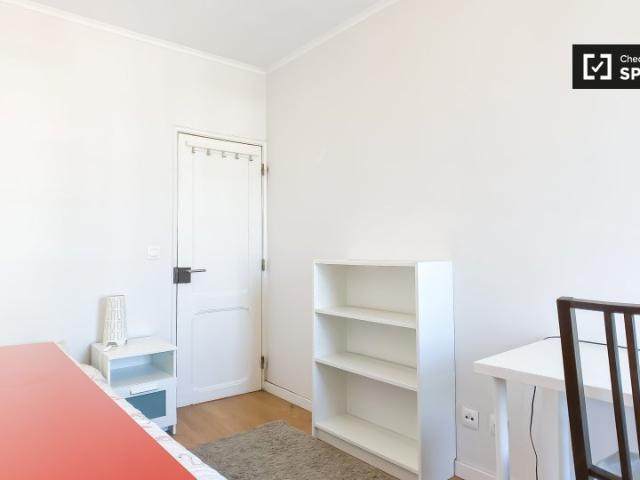 Quarto para alugar em apartamento de 10 quartos em Lisboa