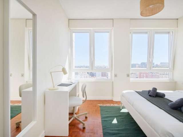 Quarto para alugar em apartamento de 10 quartos em Santa Cruz, Lisboa