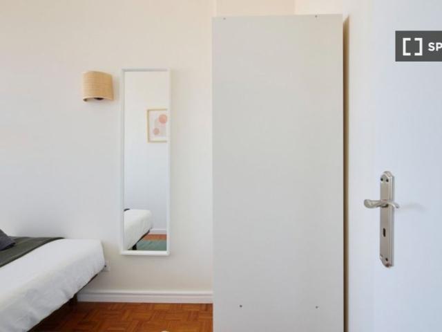 Quarto para alugar em apartamento de 10 quartos em Santa Cruz, Lisboa