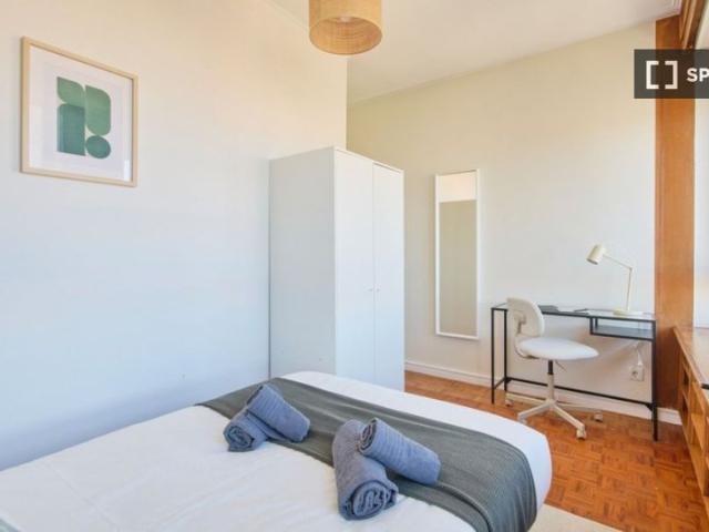 Quarto para alugar em apartamento de 10 quartos em Santa Cruz, Lisboa
