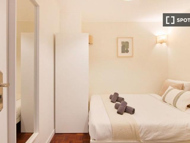 Quarto para alugar em apartamento de 10 quartos em Santa Cruz, Lisboa