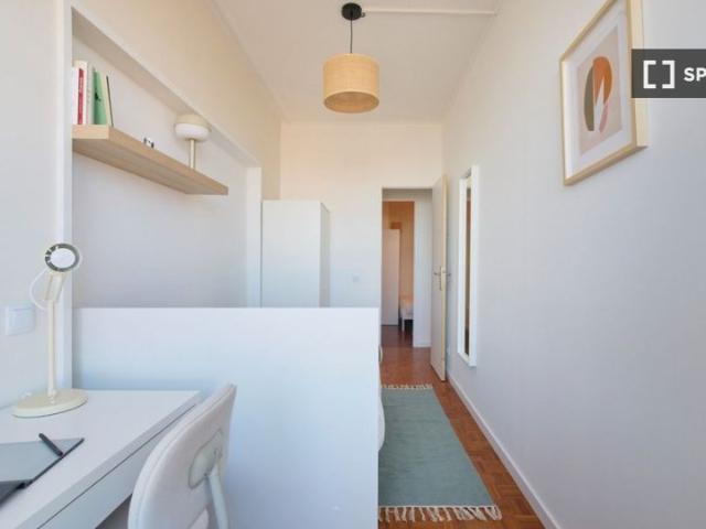Quarto para alugar em apartamento de 10 quartos em Santa Cruz, Lisboa