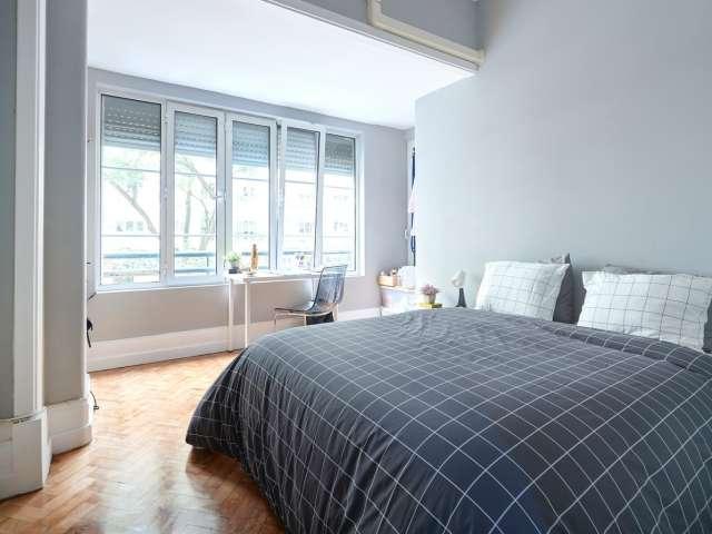 Quarto para alugar em apartamento de 11 quartos em Lisboa