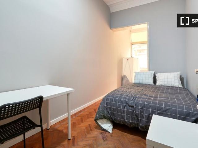 Quarto para alugar em apartamento de 11 quartos em Lisboa