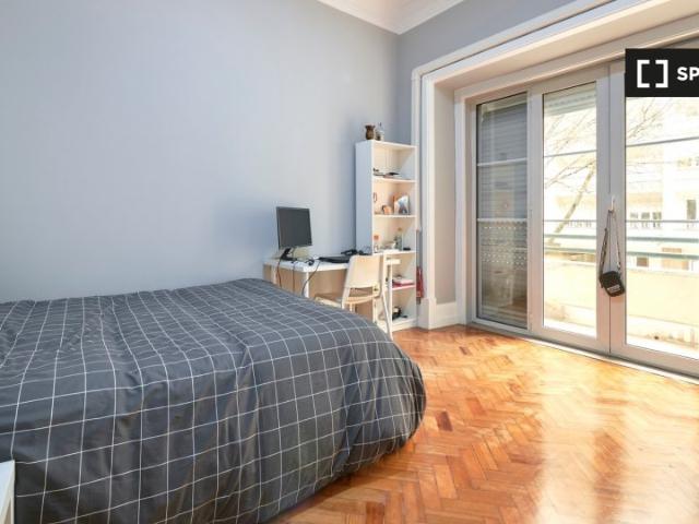 Quarto para alugar em apartamento de 11 quartos em Lisboa