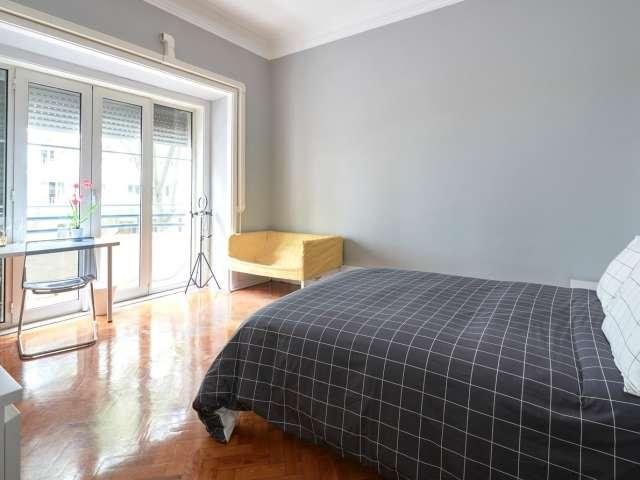 Quarto para alugar em apartamento de 11 quartos em Lisboa