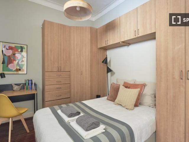 Quarto para alugar em apartamento de 11 quartos em Lisboa