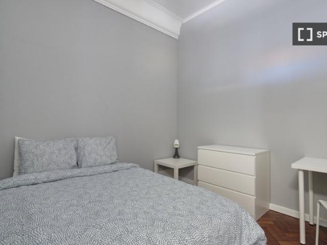 Quarto para alugar em apartamento de 14 quartos em Lisboa
