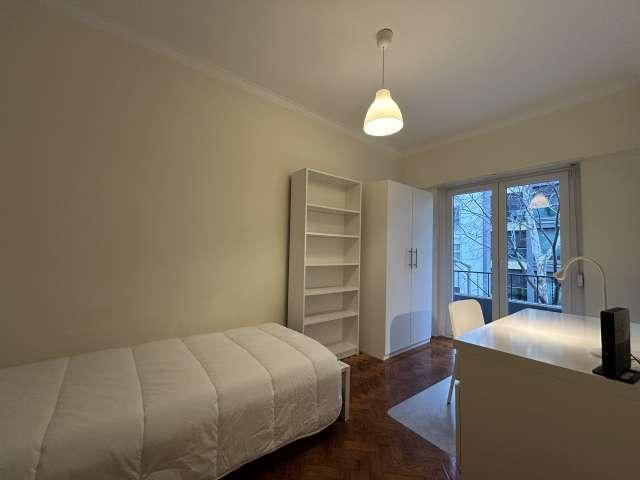 Quarto para alugar em apartamento de 2 quartos em Benfica, Lisboa