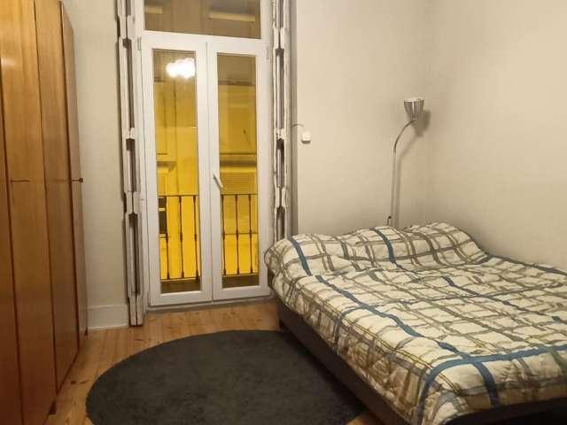 Quarto para alugar em apartamento de 2 quartos em Lisboa