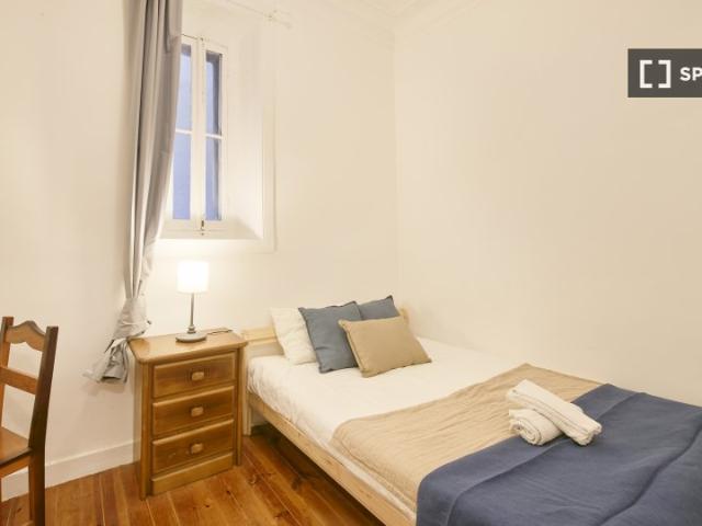 Quarto para alugar em apartamento de 7 quartos no Saldanha, Lisboa