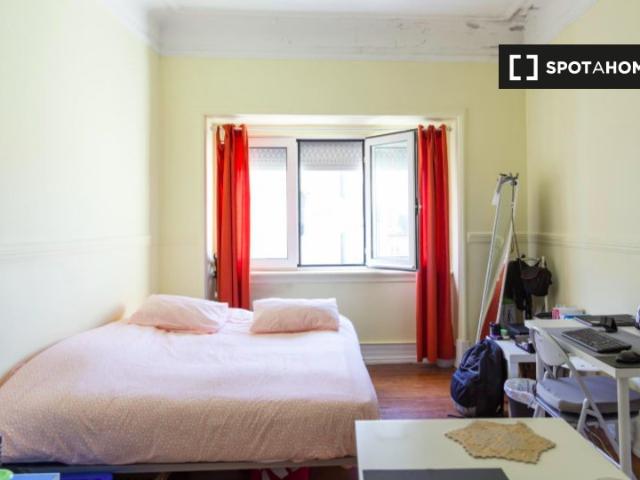 Quarto para alugar em apartamento de 7 quartos em Lisboa
