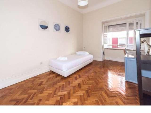 Quarto para alugar em apartamento de 7 quartos em Lisboa